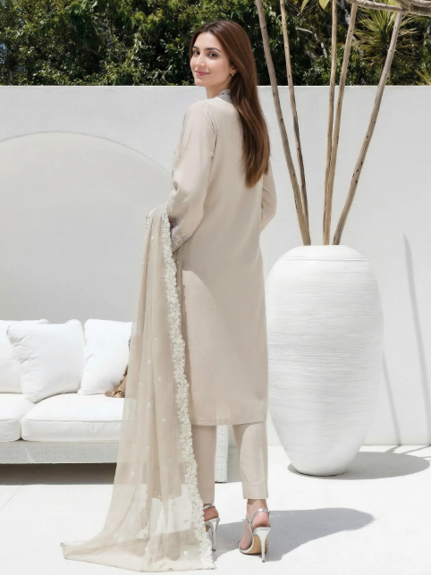 3 Piece Lawn Suit- Embroidered