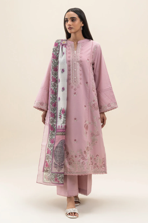 3 PIECE EMBROIDERED LAWN SUIT
