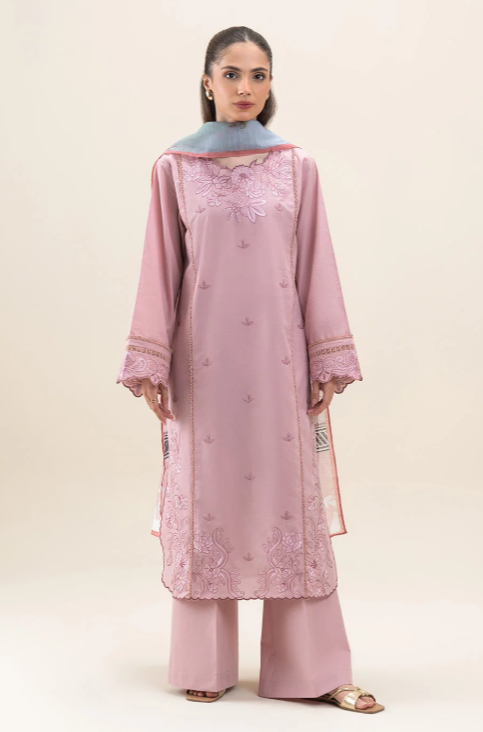 3 PIECE EMBROIDERED LAWN SUIT