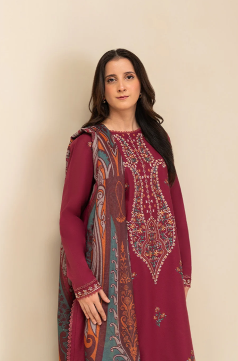 3 PIECE EMBROIDERED LAWN SUIT