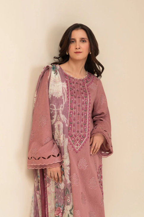 3 PICE EMBROIDERED LAWN SUIT