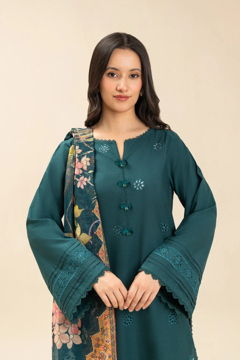 3 PIECE EMBROIDERED LAWN SUIT