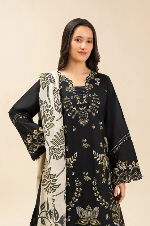 3 PIECE EMBROIDERED LAWN SUIT