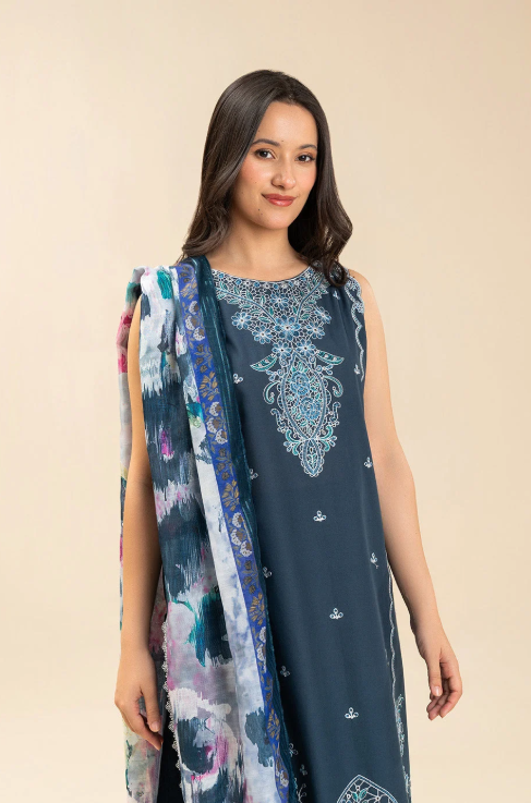 3 PIECE EMBROIDERED LAWN SUIT