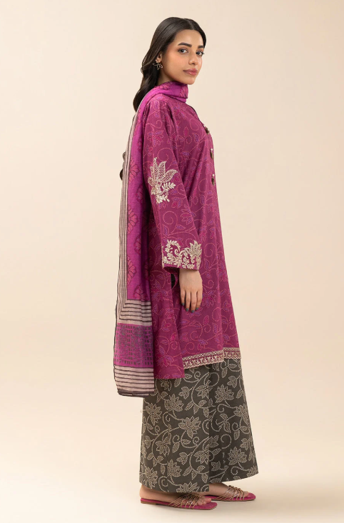 3 PIECE EMBROIDERED LAWN SUIT